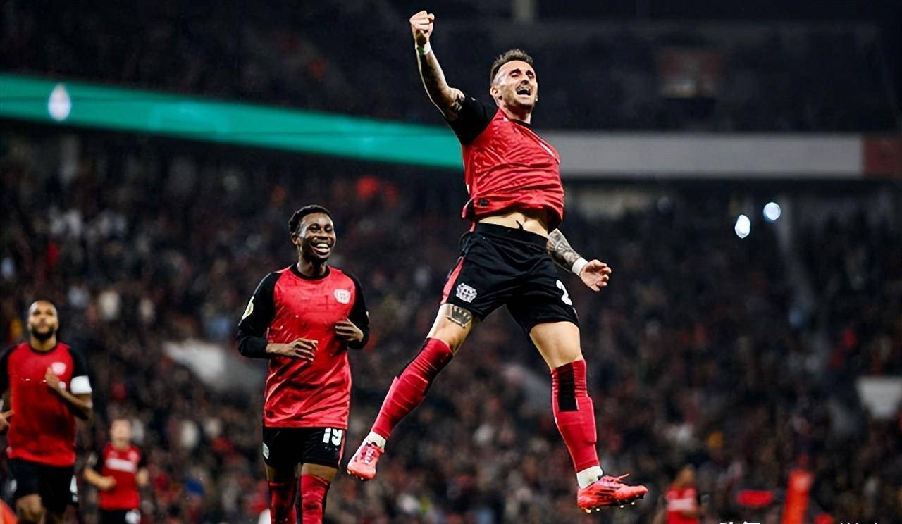 开云平台-斯图加特主教练赞赏球队表现，力争胜利