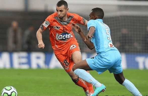 里昂客场零封对手,球队士气高涨 里昂客场零封对手,球队士气高涨