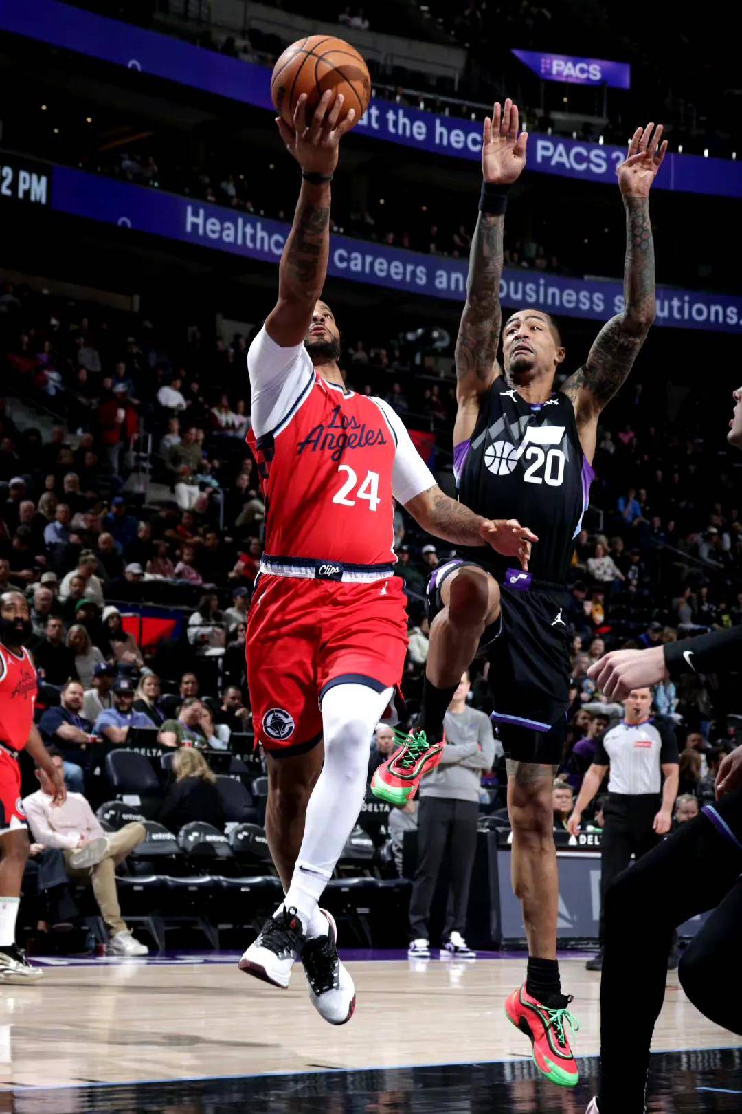 快船队换帅后球队士气大振,重回胜利轨道 快船队换帅后球队士气大振,重回胜利轨道