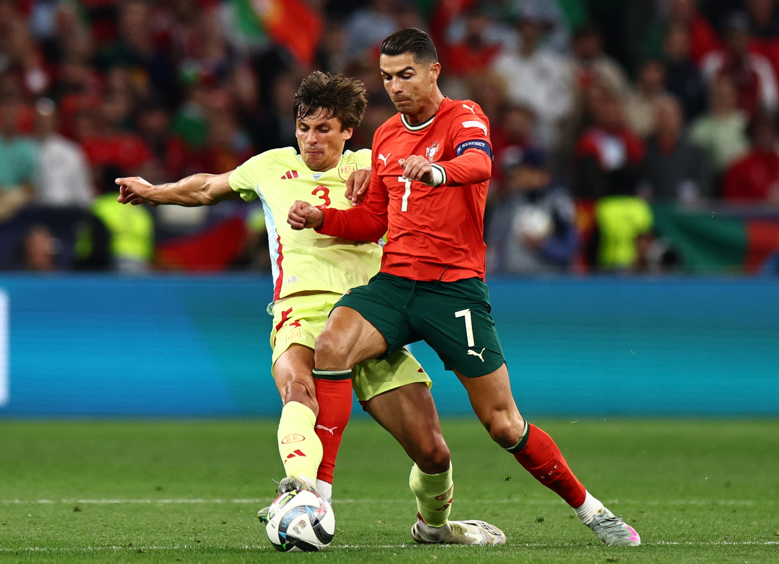 欧洲杯卫冕冠军葡萄牙队连胜晋级,期待再次夺冠? 欧洲杯卫冕冠军葡萄牙队连胜晋级,期待再次夺冠?