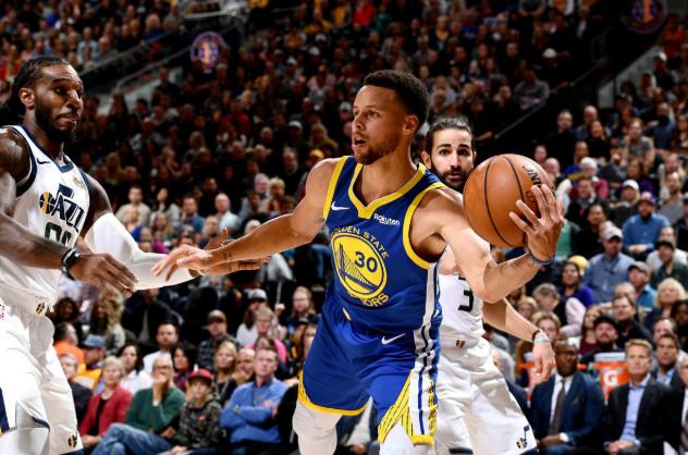 开云APP-爵士连胜止步，遭遇卫冕冠军重创的简单介绍