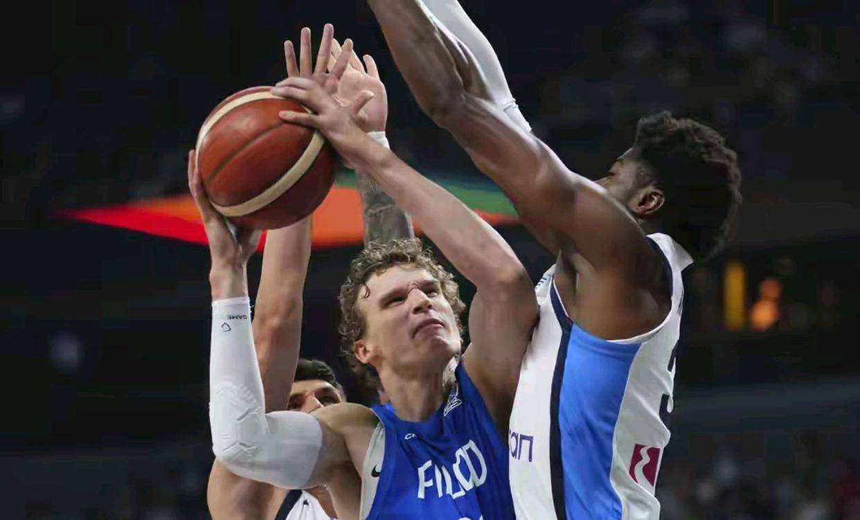 开云体育-雄鹿队主场击败湖人，字母哥独得30分