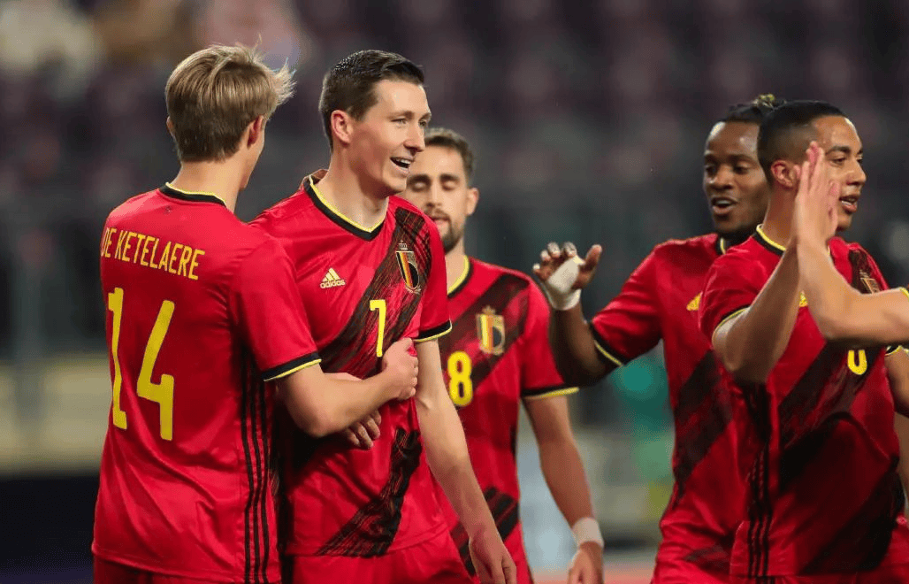 捷克主场横扫北马其顿,小组排名有望升至第三 捷克主场横扫北马其顿,小组排名有望升至第三