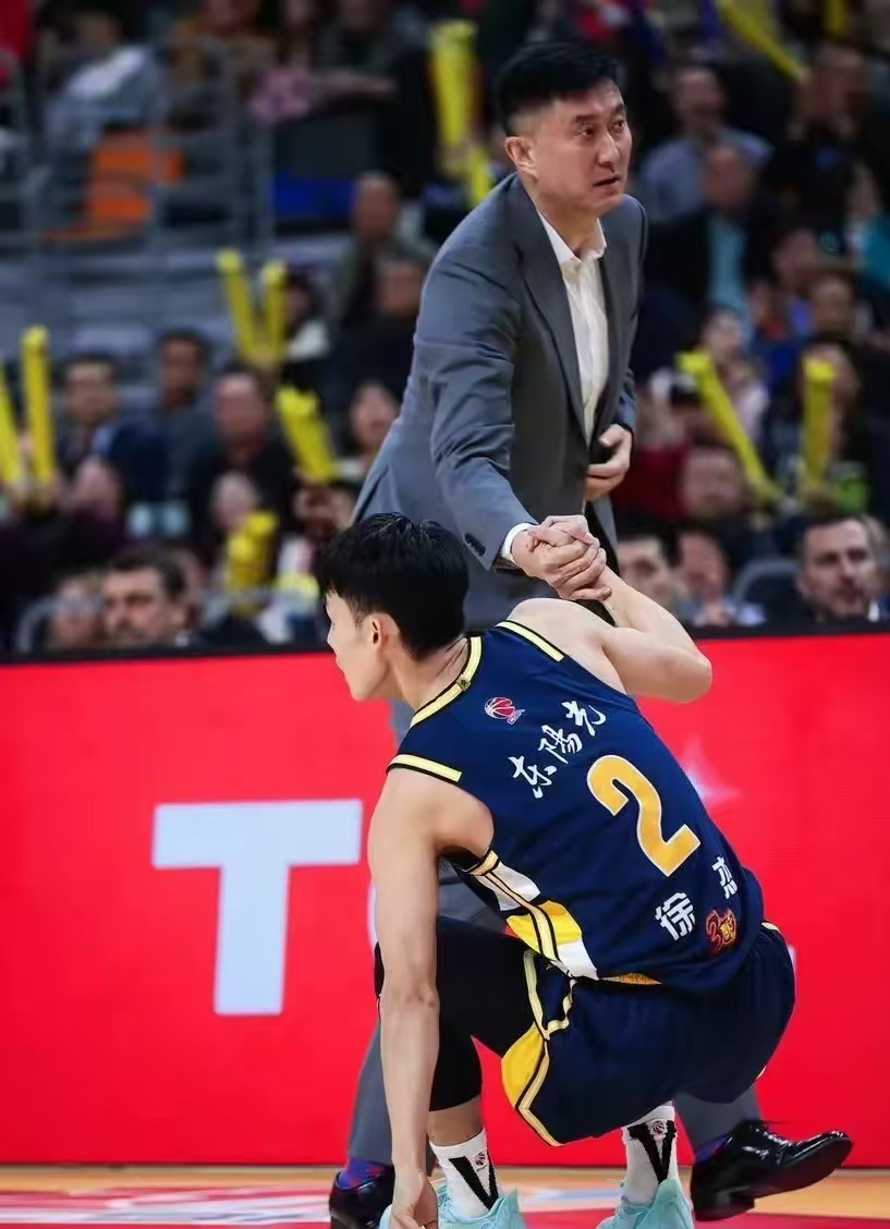 开云体育平台APP-吉林队鏖战浙江队，王哲林带队取胜