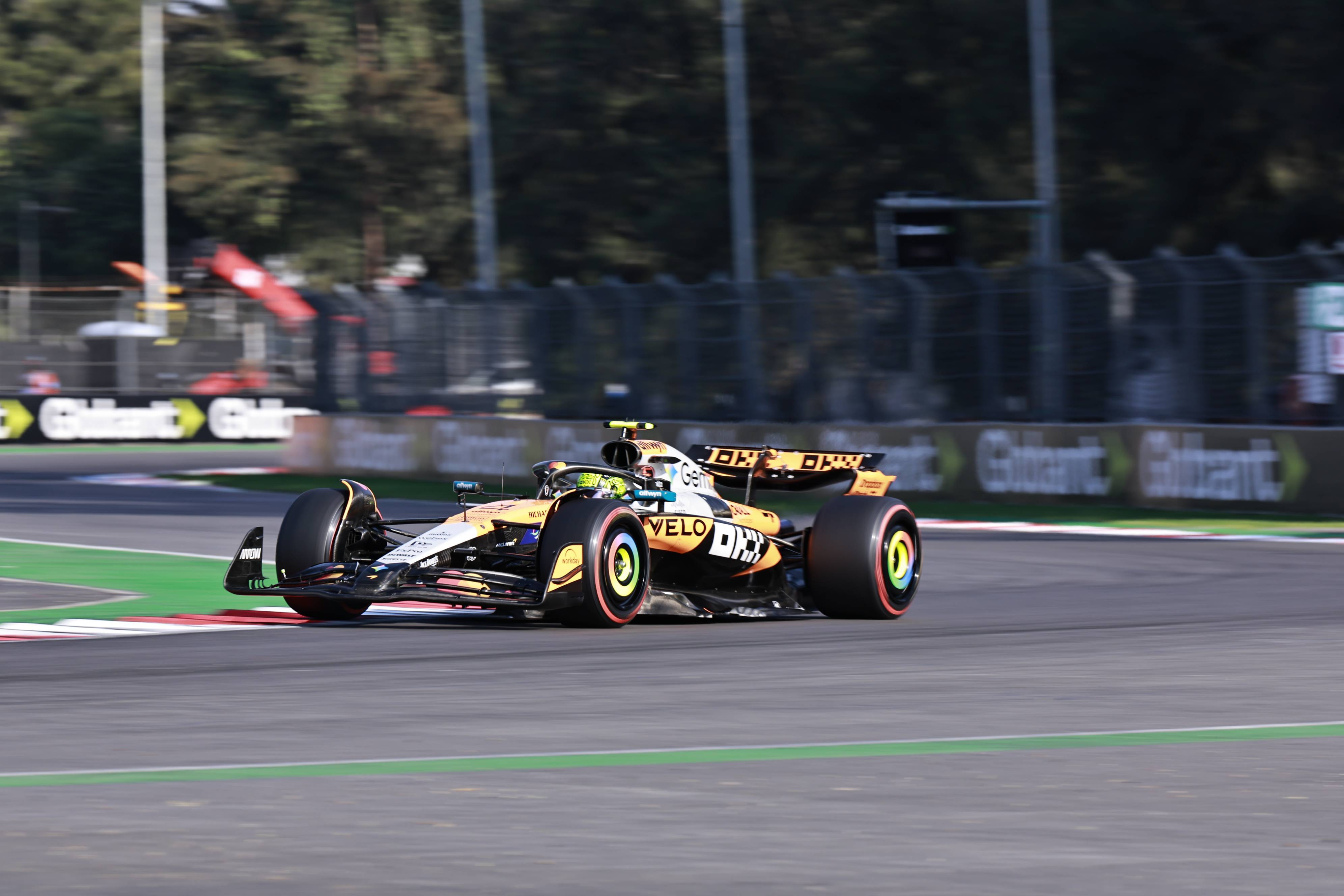 迈凯伦逆转红牛二队,拉塞尔统治全场的简单介绍 迈凯伦逆转红牛二队,拉塞尔统治全场的简单介绍