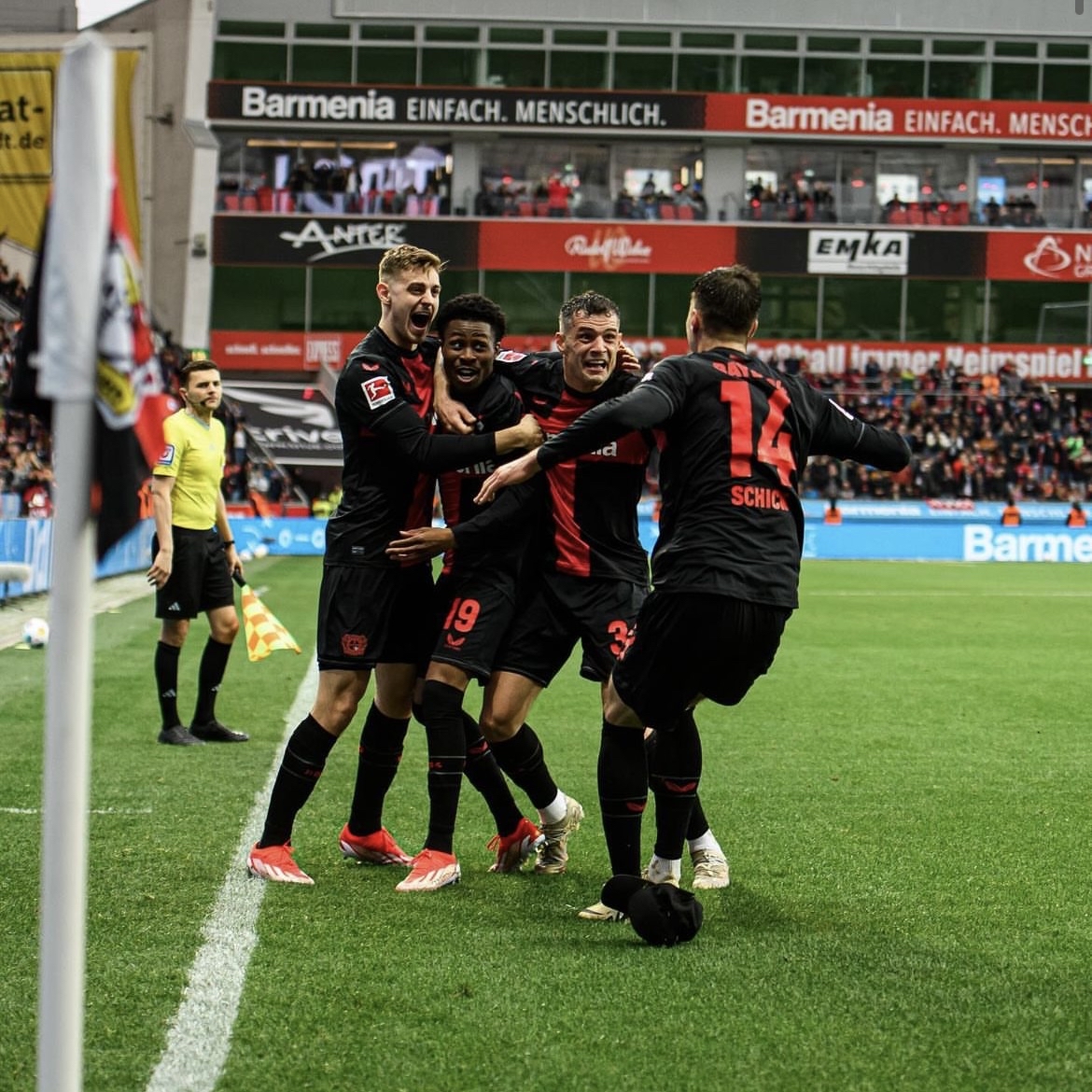 德国队逆转英格兰队，奥恰洛夫带队取胜