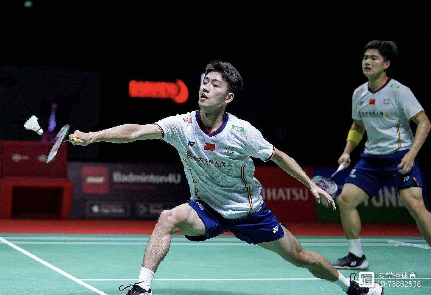 法国队鏖战中国队,郑思维刷新纪录 法国队鏖战中国队,郑思维刷新纪录