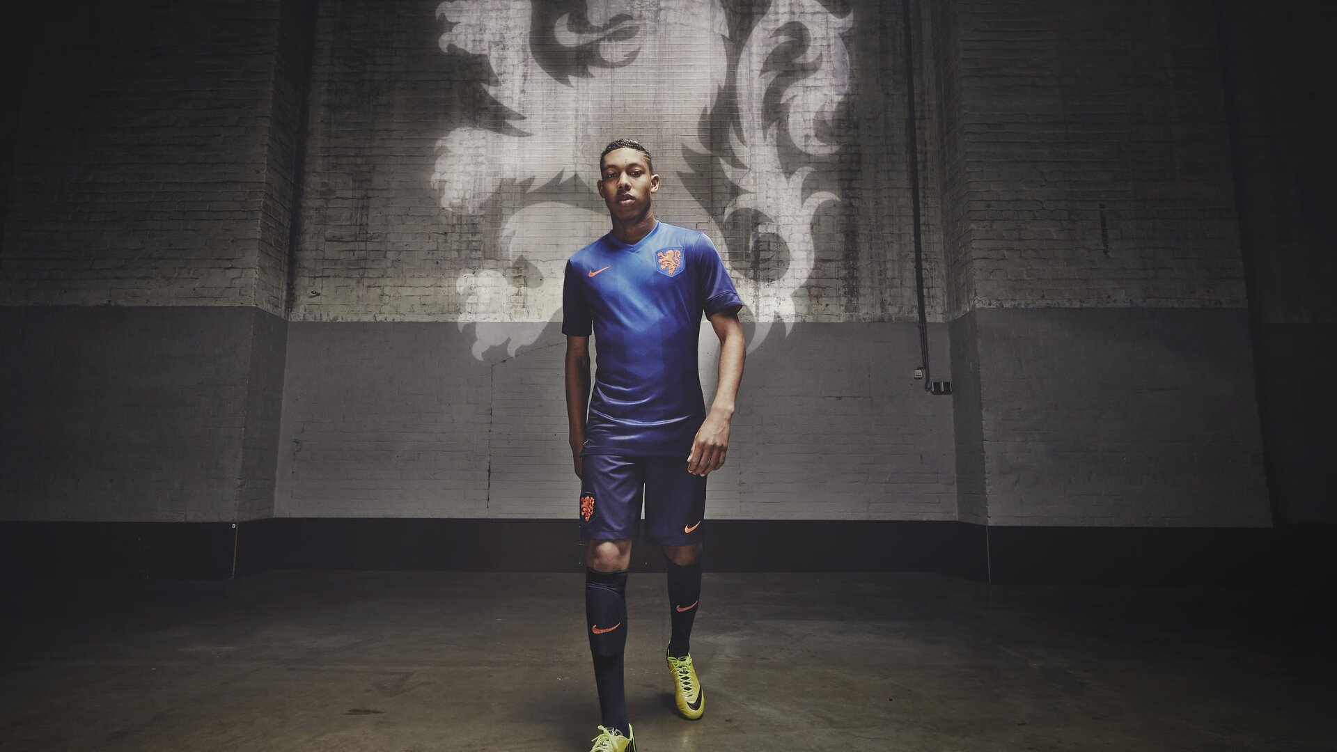 西决生死战之夜，当哈登坠入心态黑洞，是福克斯刺破了那道黎明