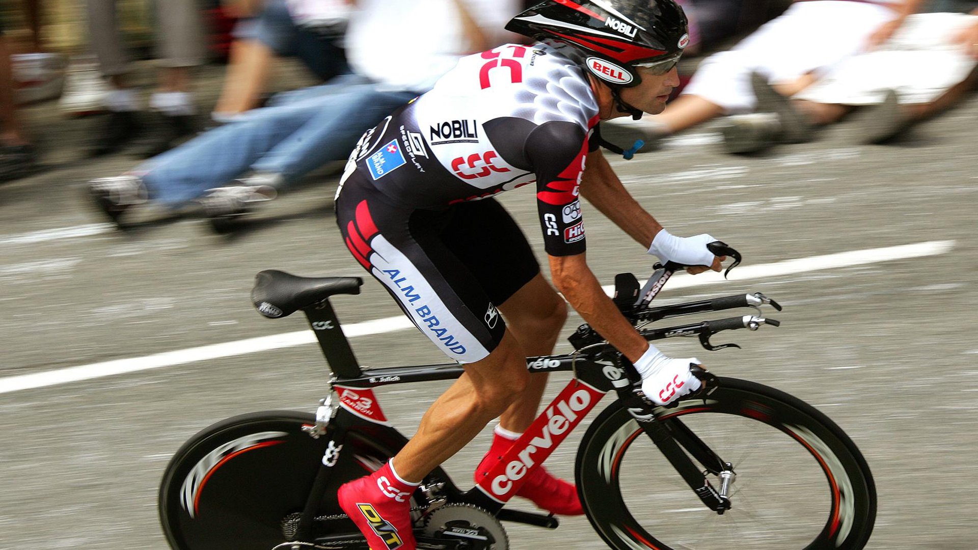 跨界争霸赛，广厦战湖人 杜兰特空降引爆东西对话