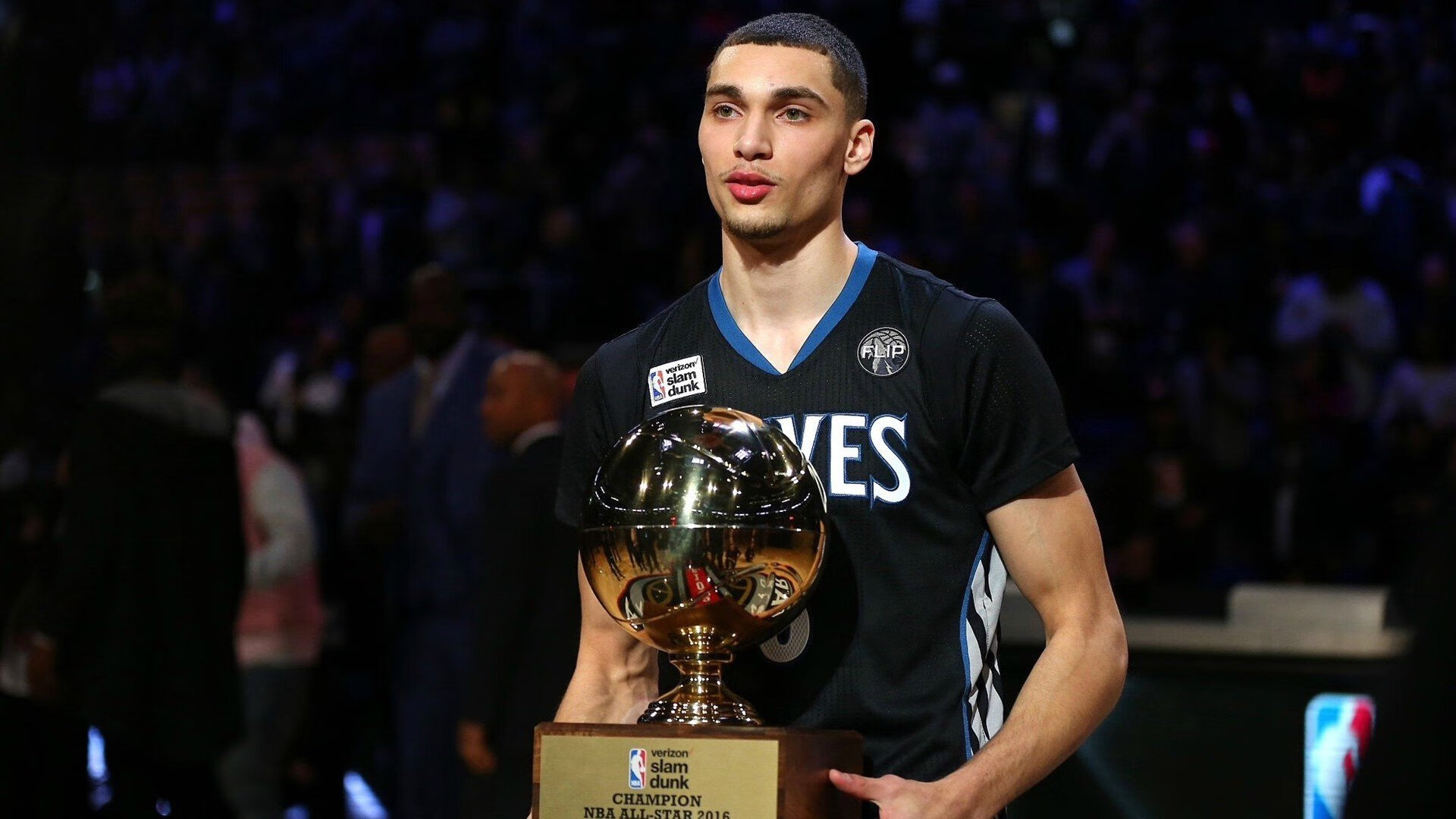 赛场双焰，法国铁骑破德意志，黄鸭温情暖人心