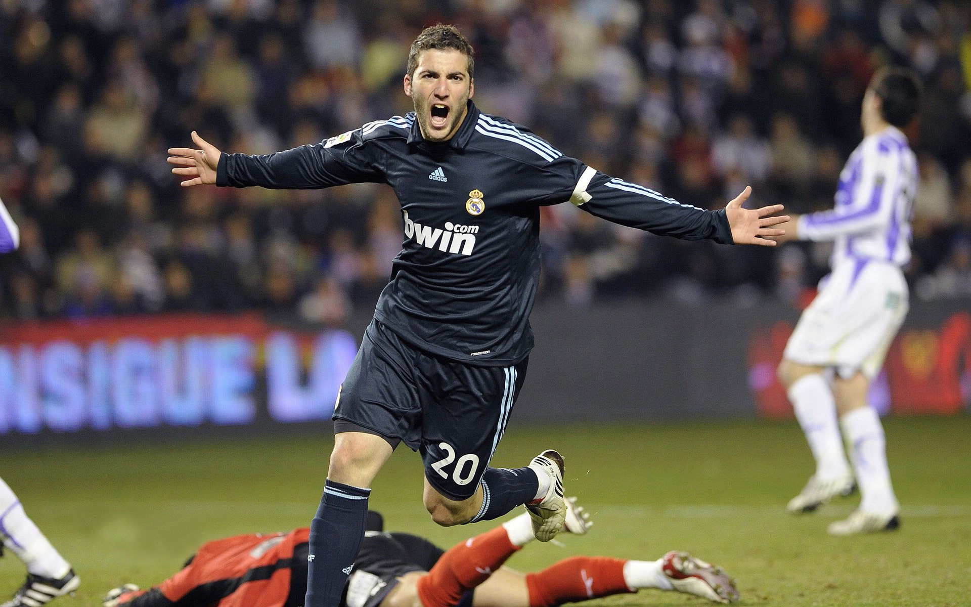 亚洲羽坛的王子复仇记,李梓嘉以一己之力改写战局